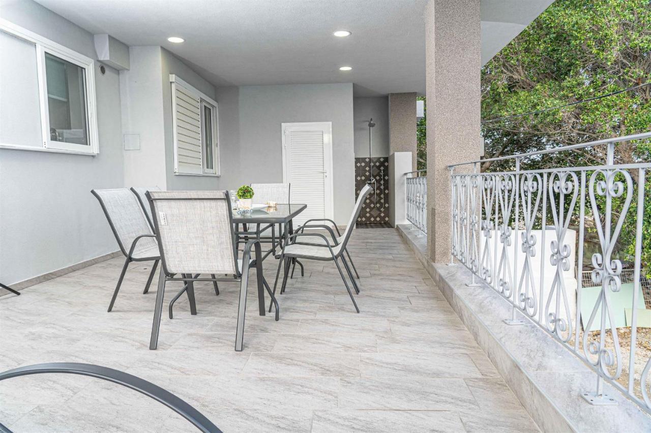 Tzortzi'S Family Apartments Kaloi Liménes Dış mekan fotoğraf